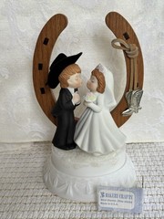 Western Wedding Cake Topper Groom In Cowboy Hat Bride w Lucky Horseshoe