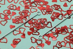 ONLYKXY 1200Pcs Love Heart Shaped Confetti, Table Wedding Decoration, Red