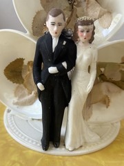Vintage 1950s Wedding Cake Topper, Bride & Groom, Plastic Horseshoe Good Luck