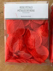 Amscan 600 Piece Artificial Red Rose Petals NIB