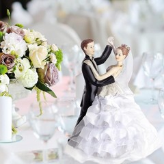 Wedding Cake Toppers Bride and Groom Dancing Figurines Cake Topper Wedding Decor