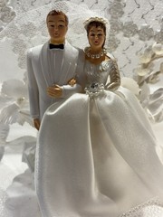 RARE Vintage 1959 Coast Novelty Wedding Cake Topper Bride Groom Rosettes Lace