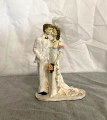 Vintage Wedding Cake Topper 1950s Chalkware Bride and Groom 8″ Figurine – Rare!!