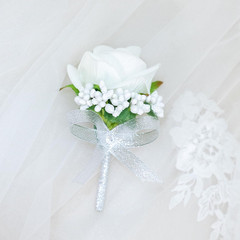 2Pcs White Rose Corsage and Boutonniere Set, Corsage Wristlet Band for Prom Deco