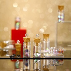 Yungyan 50 Pieces Small Mini Glass Bottles Jars with Cork 0.5ml, Clear
