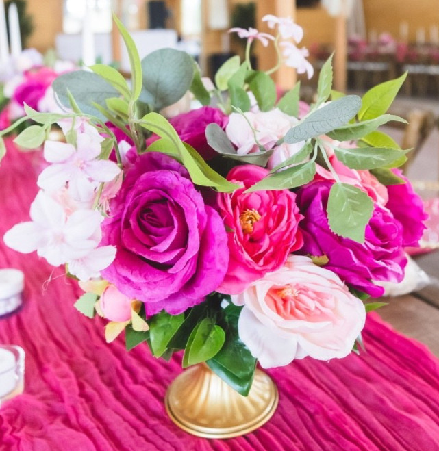 Wedding Decorations Table Centerpiece – urn and flowers