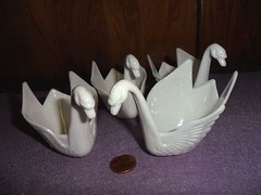 Plastic White Swans -Wedding Party Favors lot of 4