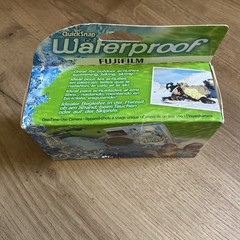 New Fuji QuickSnap Waterproof Disposable One Time Use Camera 27 Exp. 05/2012
