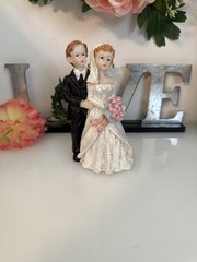 Vintage Shabby Chic Wedding Bride and Groom Resin Wedding Cake Topper 5.5″ Tall