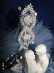 New Vintage Wilton «Lustrous Love» Wedding CakeTop, white porcelain,blue 117-625