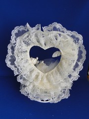 New Elegant Hortense B Hewitt, Co. Ivory Lacy Heart / Roses Wedding Caketop #411