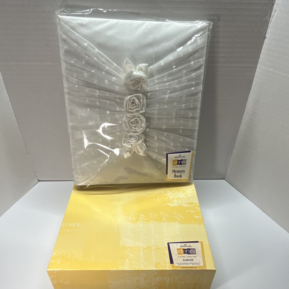 New Hallmark Traditional Wedding Memory Book White Fabric Ring Binder 10X12