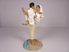 Lillian Rose Beach Just Married Newly Weds 6.75 in Resin Figurine – N15