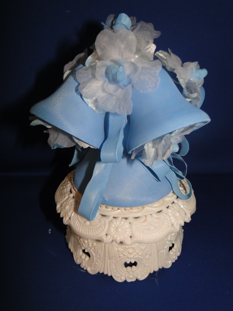 New Vintage Wilton «Victorian » Wedding Cake Top, Blue satin bells, 103-1589