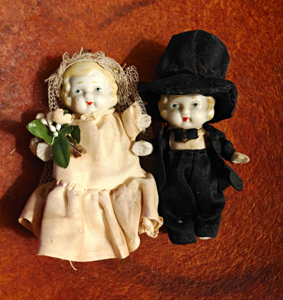 Vintage Bisque Porcelain Bride & Groom Wedding Cake Topper Figurines Set of 2