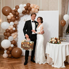 Wedding Gift Bags Mr and Mrs Engagement Gift Bags Elegant Bridal Shower Gifts Ba