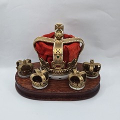 VTG INFANT OF PRAGUE Crown Hat Cake Topper Wilton #748 Plastic & Red Velvet