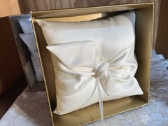2 Pieces Wedding Ring Pillows Ivory Love Knot – Beverly Clark in Original Boxes
