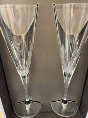 Vera Wang Wedding Cake And Knife Set And Champagne Glasses