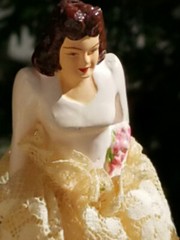 2 PAIRS VINTAGE 1947 WEDDING CAKE TOPPERS BRIDE / GROOM COAST NOVELTY CHALKWARE