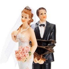 Juvale Funny Wedding Cake Topper, Bride Tied Up 2.6 x 4.6 x 2.3 inches, White
