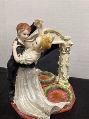 Wedding Bride And Groom With Mirror, Cake Vintage, Red Hair,