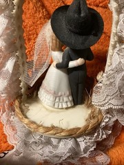 Vintage Coast Novelty MFG Co. Cowboy Bride And Groom Cake topper 9”