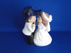 New Dallas Cowboys Kissing Bride & Groom Wedding Cake Top figurine with cap