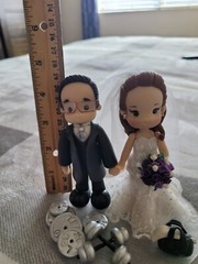 Bride and Groom Cake Topper – Figurine Wedding and Engagement Party Decor