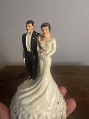 Vintage 1948 Coast Novelty Bride & Groom Wedding CAKE TOPPER Chalkware (chippy)