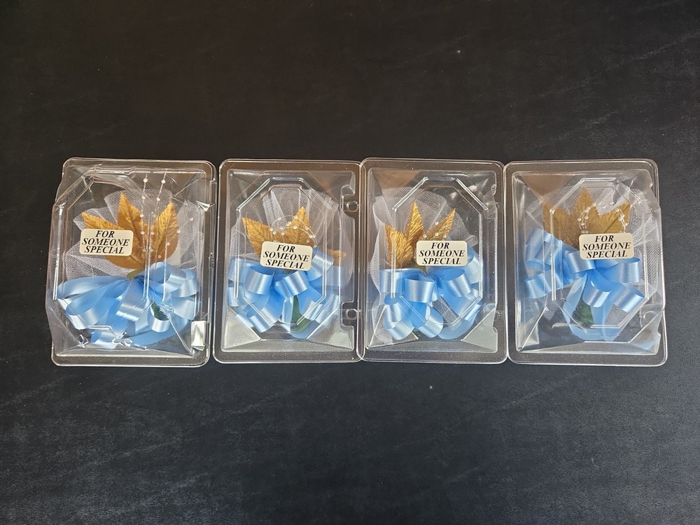 Corsage Kit ( Flowers not Included ) / Lot of 4