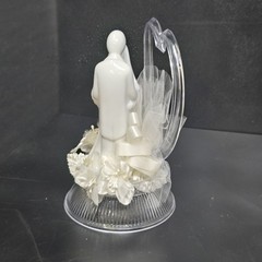 Wilton 1983 Porcelain Wedding Cake Topper 201-1473 White Groom Bride Heart Tule