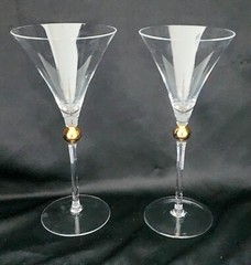 Wedding Bride And Groom Martini Champagne Glasses Gold Bubble Stem