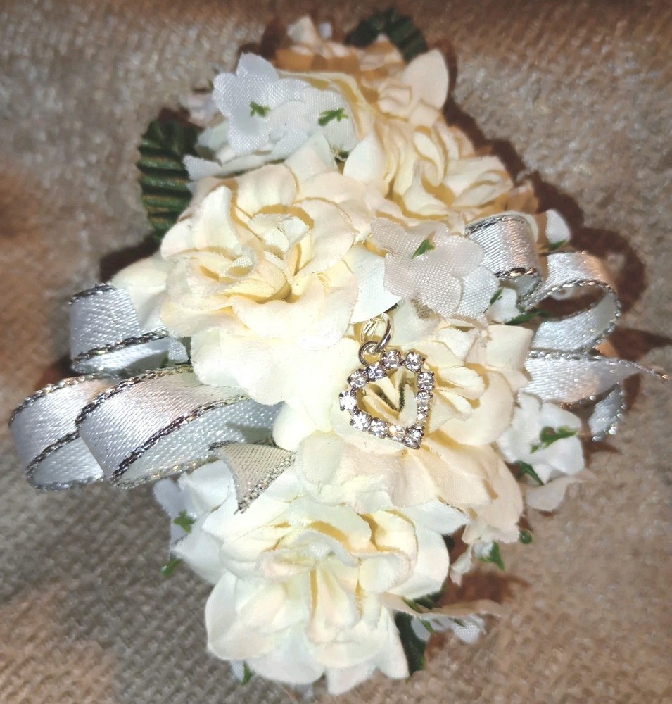 NEW 5″ Artificial Ivory Rose Wrist Corsage W/ Heart Rhinestone Charm Silver Bow