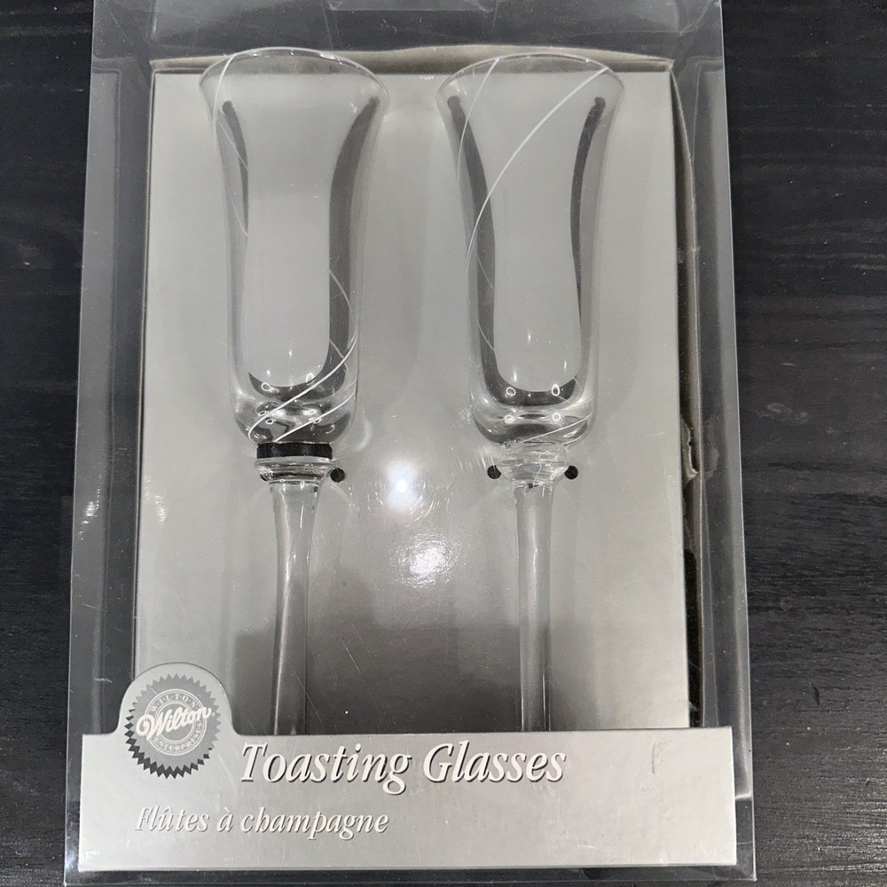 Wilton Toasting Glasses, Set Of 2 Fluted Wedding Champagne Glasses NEW