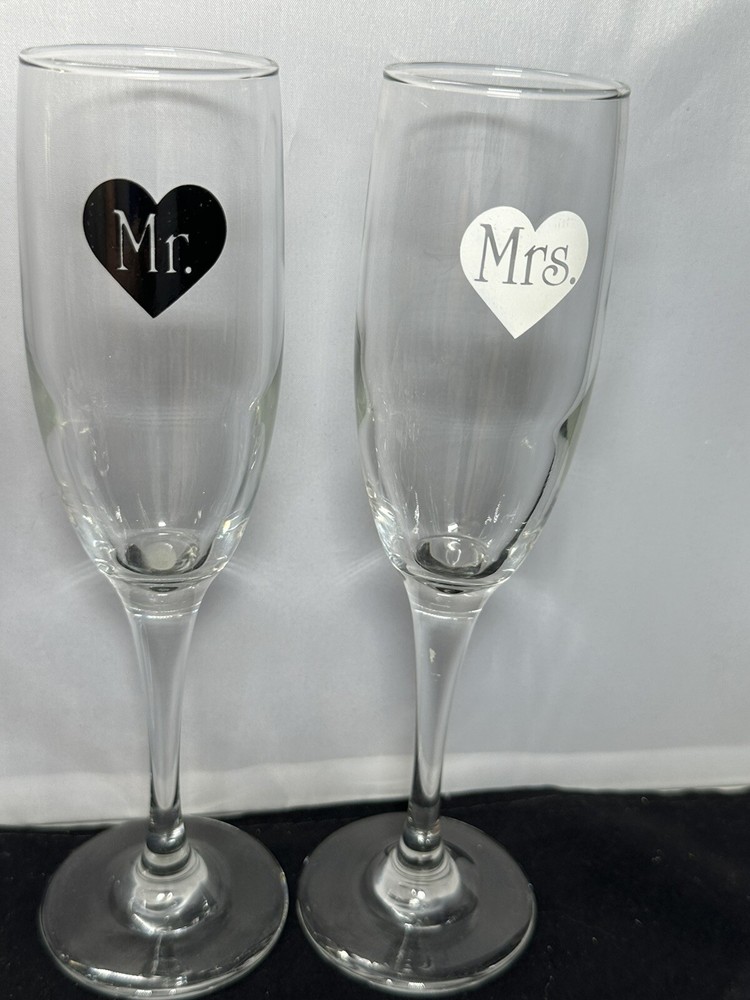 Mr and Mrs Champagne Toasting Flutes Bride Groom Wedding Wine Glasses 8.75”
