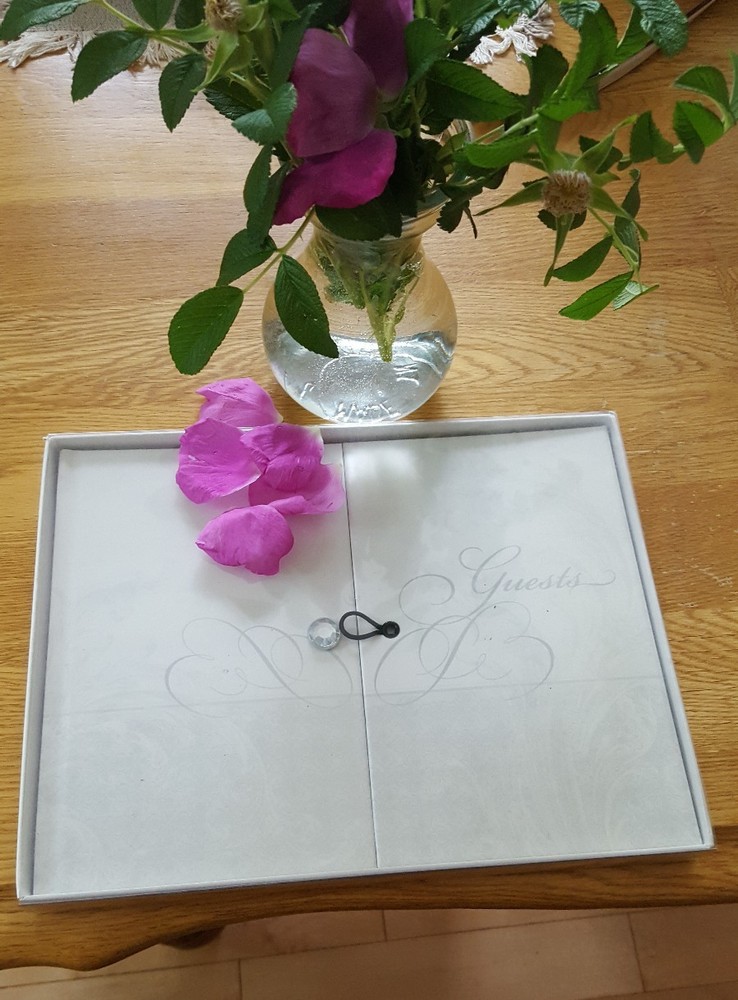 NEW IN BOX ♡♡♡ WEDDING GUEST BOOK ♡♡♡