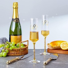 Beautiful Champagne Flutes Set with Rhinestone Knives for Wedding Celebrations