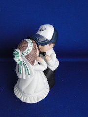 New Philadelphia Eagles Kissing Bride & Groom Wedding Cake Top figurine with cap