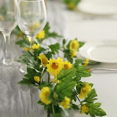 5 feet SILK Daisy FLOWERS Garland Magnolia Leaves Hanging Vine Party Events