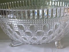 3 Count Of Premium 2 Quart Footed Diamond Cut Plastic Serving Bowl~