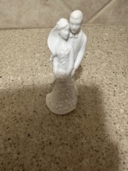 2005 Hallmark Keepsake Wedding Cake Topper Porcelain New In Box 2 Pieces