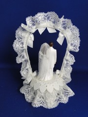 New Vintage Wilton Petite «Lace Trellis» Wedding CakeTop, white tux, 104-937