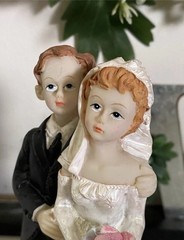 Vintage Shabby Chic Wedding Bride and Groom Resin Wedding Cake Topper 5.5″ Tall
