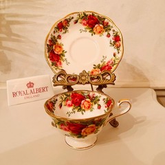 Royal Albert Old Country Roses Cup and Saucer: Avon Shape Bone China