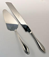 2-Piece Premium Cake Cutting Set Knife Server with Serrated Design International