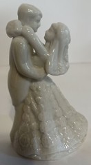 MINT Bride & Groom White Porcelain Cake Topper K’s 5.6” New, Gold Tag Logo