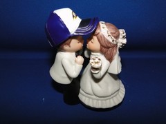 New Baltimore Ravens Kissing Bride & Groom Wedding Cake Top figurine with cap