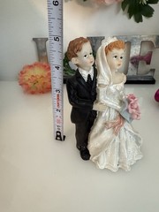 Vintage Shabby Chic Wedding Bride and Groom Resin Wedding Cake Topper 5.5″ Tall