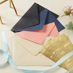 50 Pieces Shiny Envelopes with Gold Stickers for Wedding A7, 5×7, Cream Color